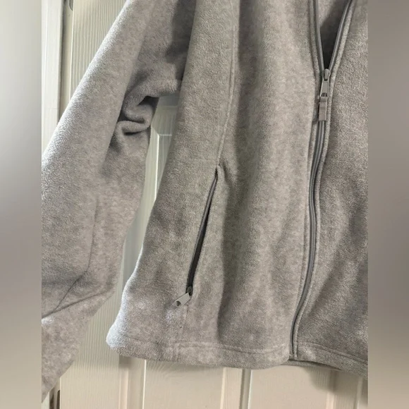 Columbia women’s light grey jacket XL 🤍 - Picture 4 of 4